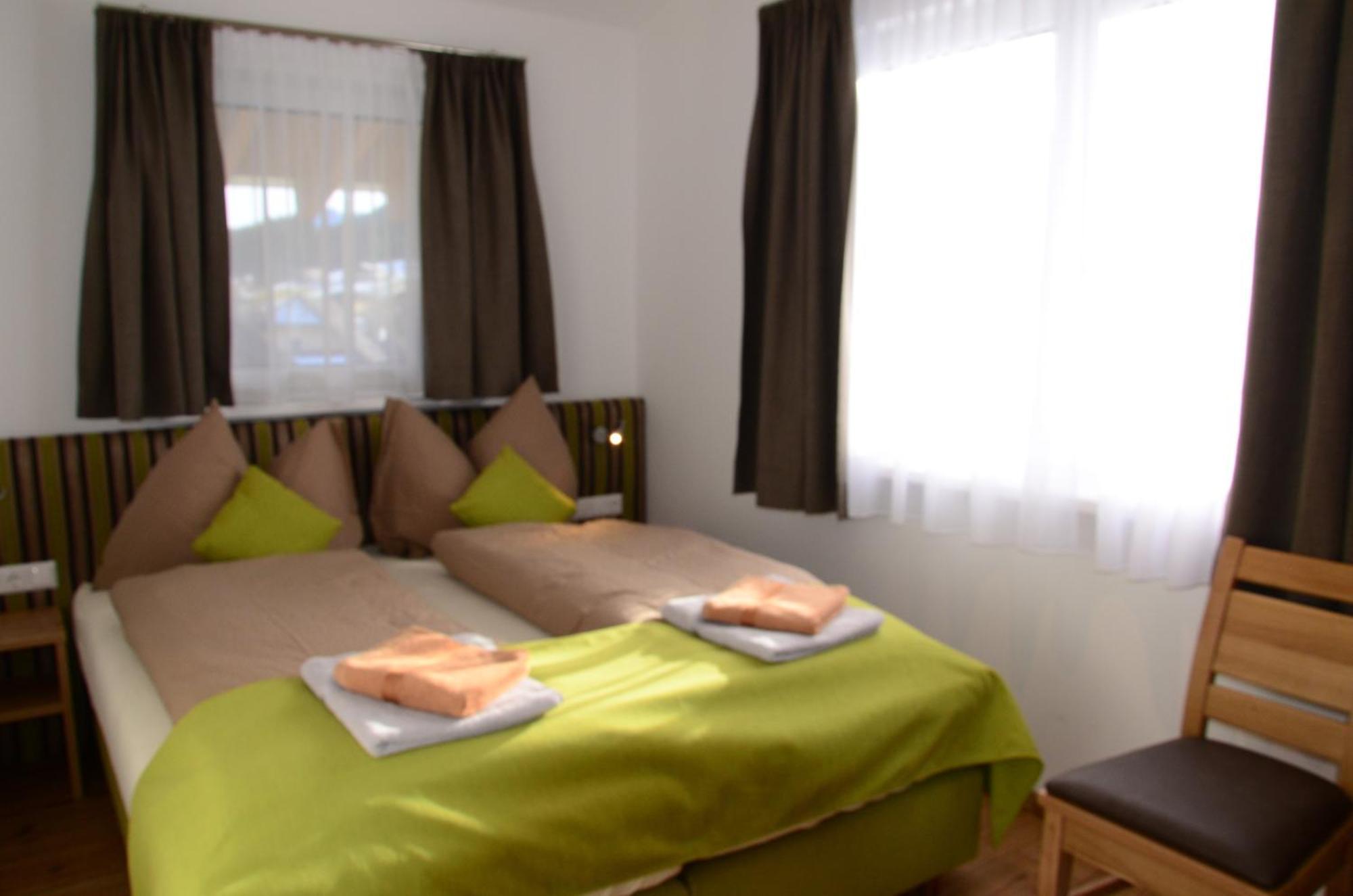 Apartment Haus Van Der Leij Russbach am Pass Gschütt Quarto foto