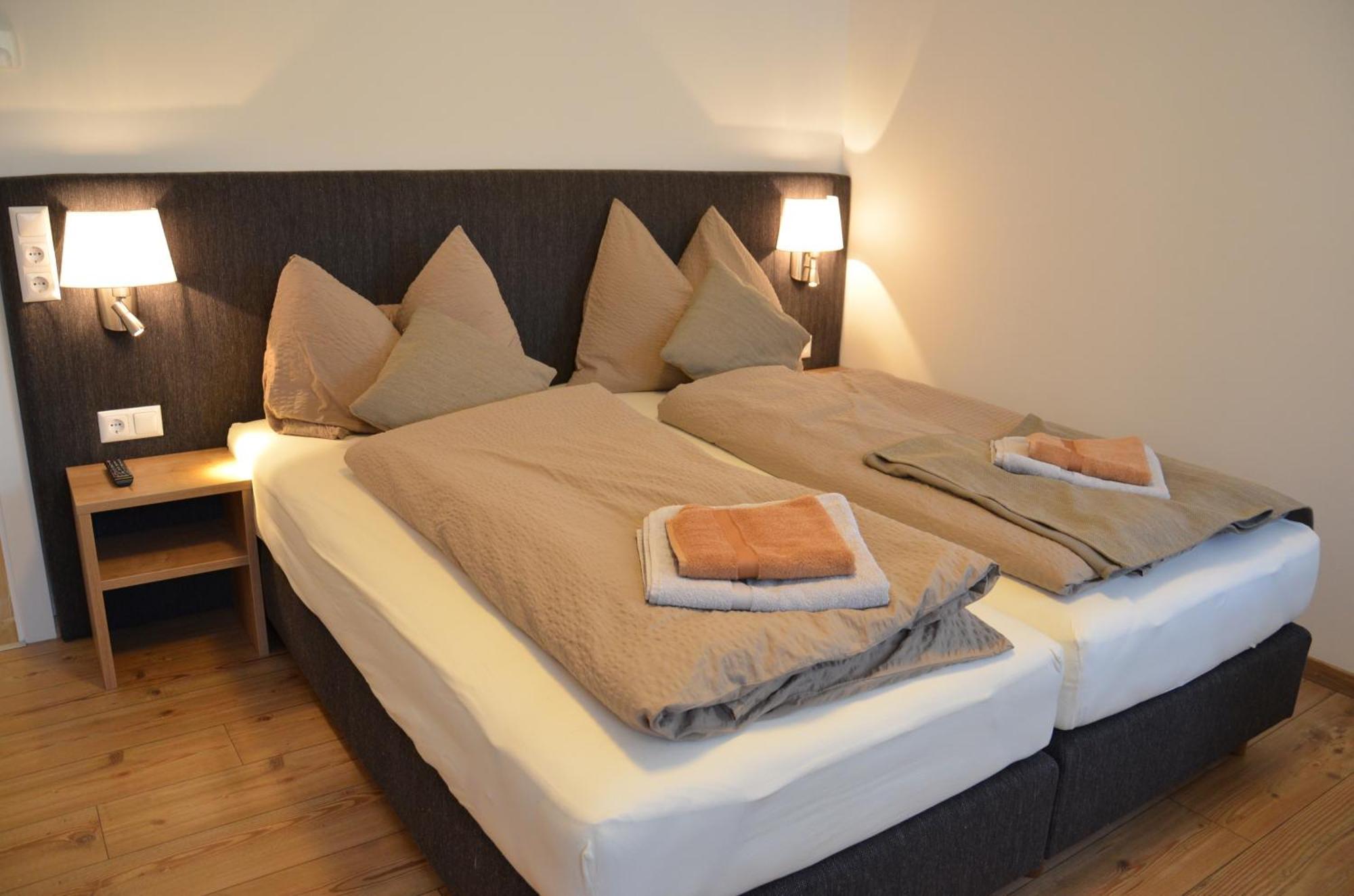 Apartment Haus Van Der Leij Russbach am Pass Gschütt Quarto foto