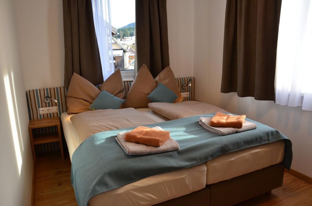 Apartment Haus Van Der Leij Russbach am Pass Gschütt Quarto foto