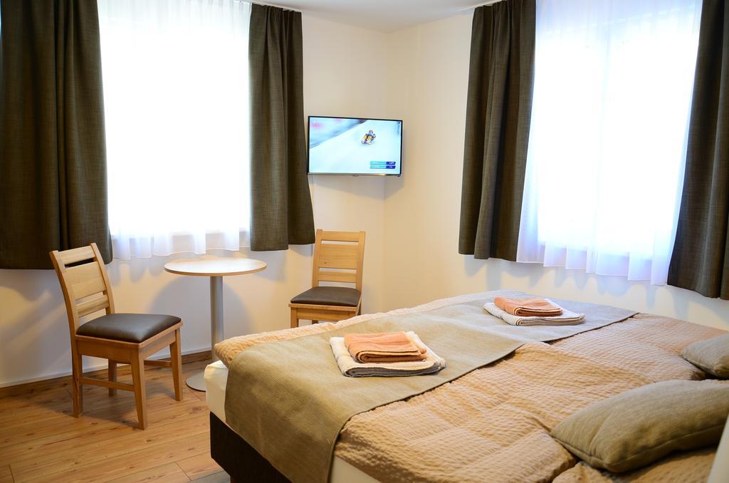 Apartment Haus Van Der Leij Russbach am Pass Gschütt Quarto foto